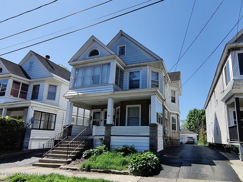 2nd image of 1318 Poplar Street