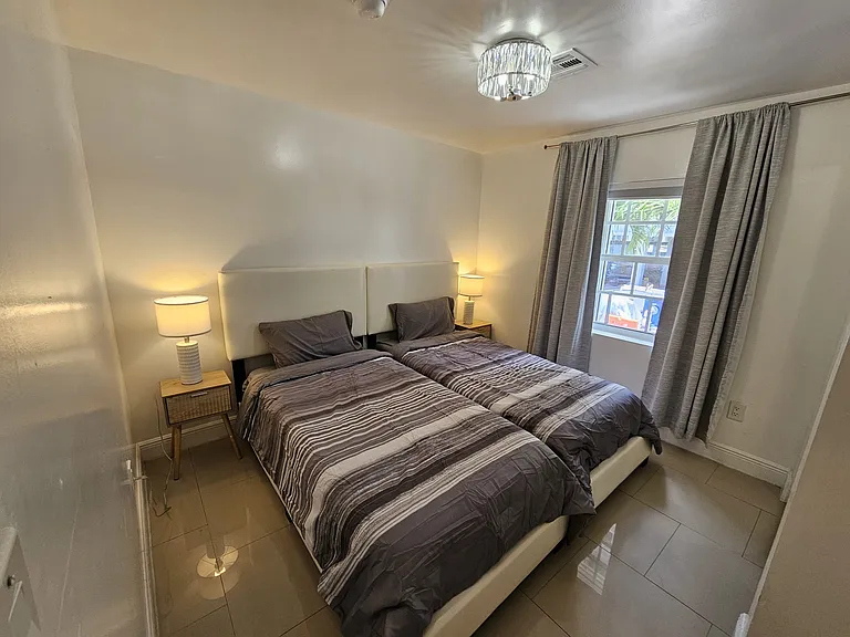 6966 Byron Ave #101 — Photo 34