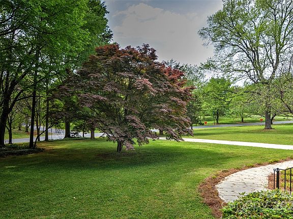 5th image of 3400 Tracelake Dr