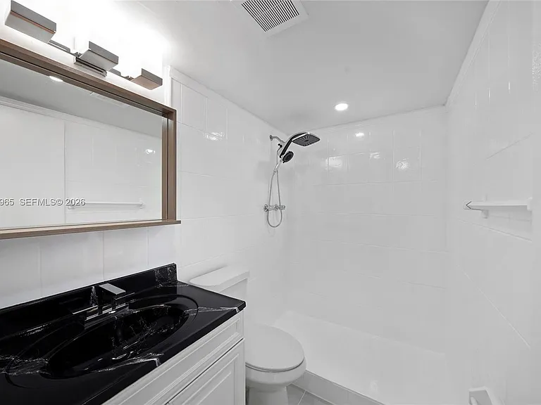 6211 SW 37th St #212 — Photo 13