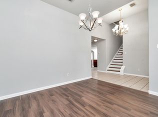 5226 Natasha Run Ln, Houston, TX 77066