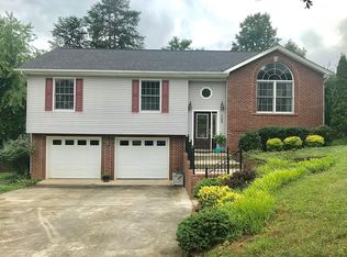 169 Ashley Dr, Mt Carmel, TN 37645