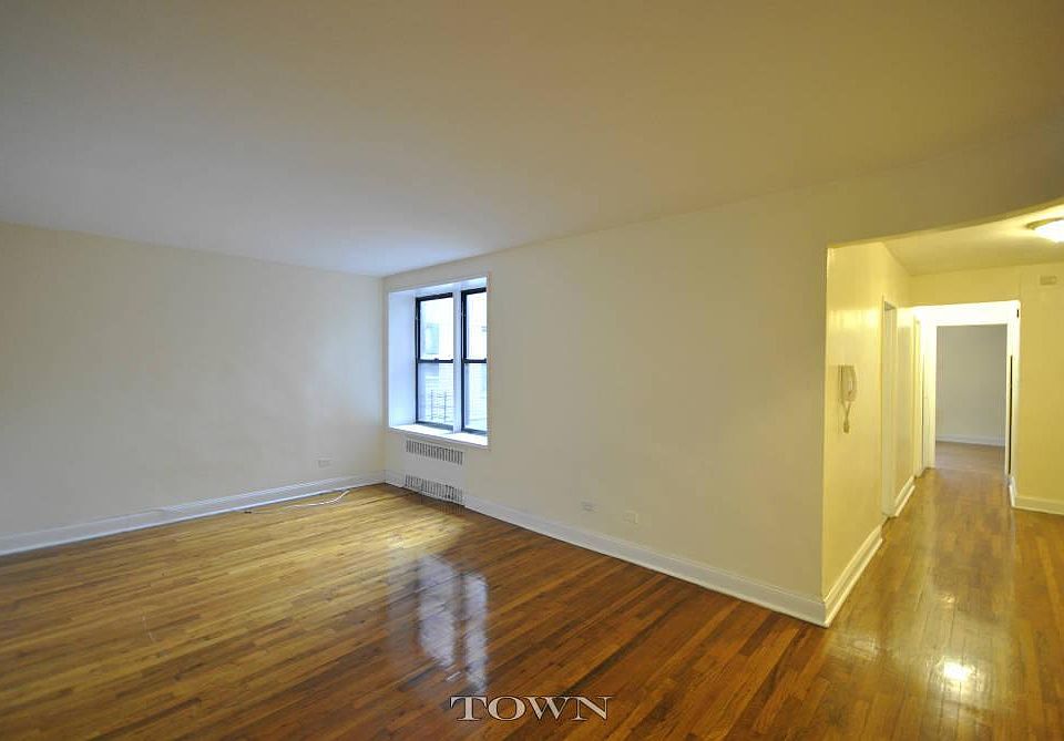 1st image of 3900 Kings Hwy APT 1f