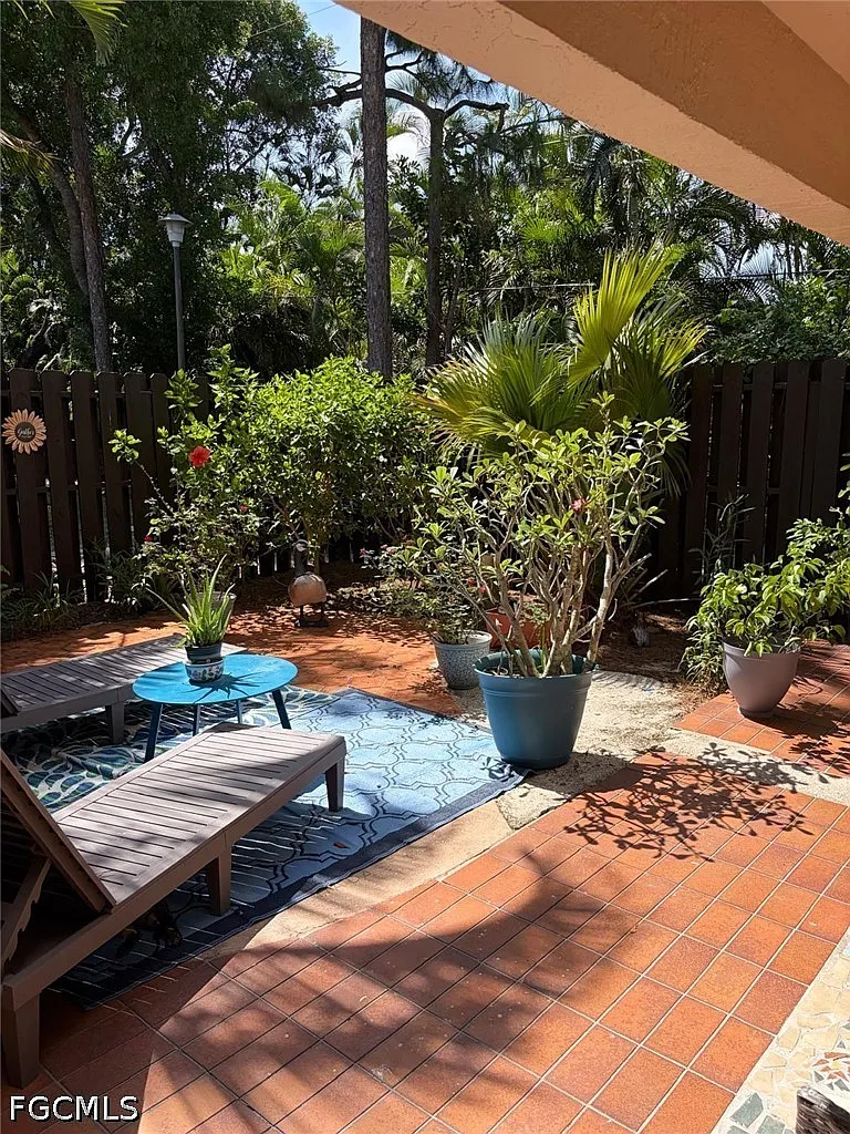 3 bed, 2.5 bath, 1783 sqft, $2,000 — Photo 2