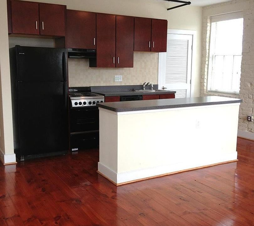 1st image of 316 E Bank St APT 105