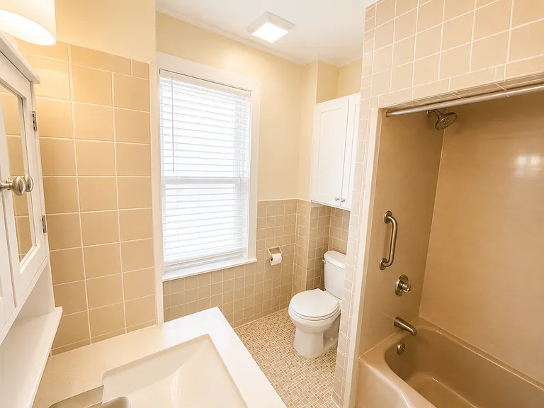 29 Watts St #2 — Photo 10