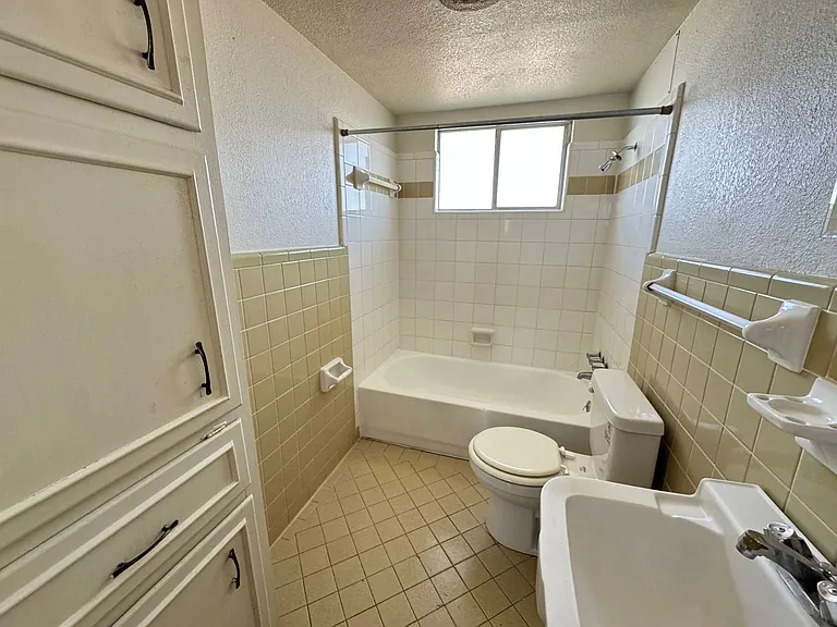 807 W Hallmark Ave — Photo 11