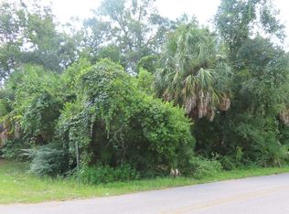 138 8th St, Apalachicola, FL 32320