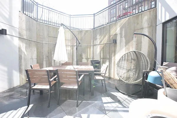 Rented by Mazel Realty USA Corp | media 31