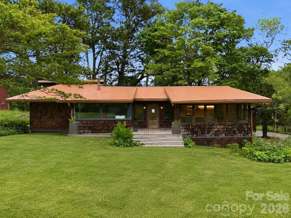 250 Potato Branch Rd, Leicester, NC 28748