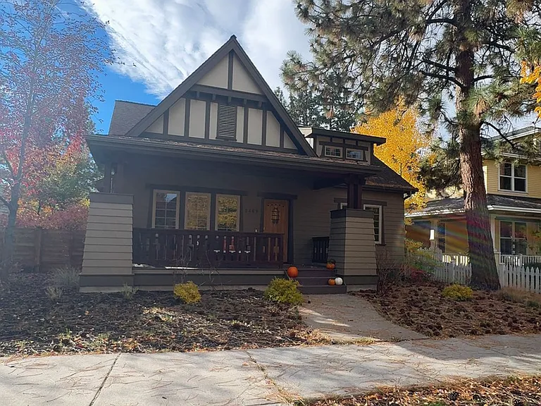 2469 NW Sacagawea Ln — Photo 1