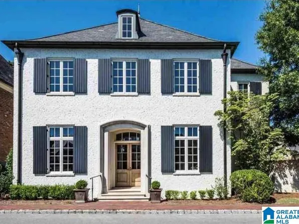 409 Club Pl, Mountain Brook, AL 35223