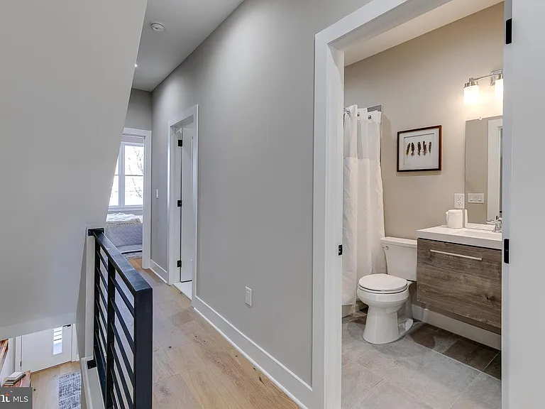 1319 S 27th St — Photo 12