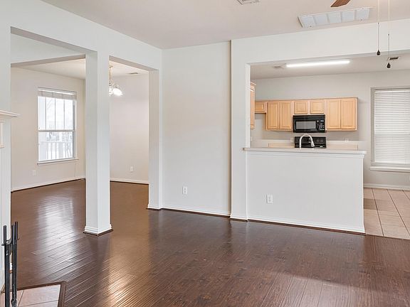 5th image of 10015 Pinecrest Dr