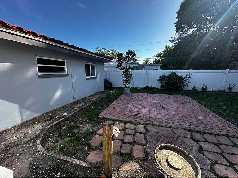 2042 Shadow Ln — Photo 8