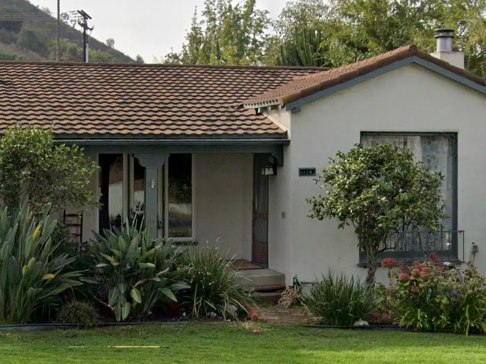 1976 Eden Ave