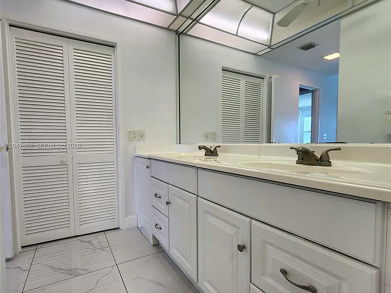 3505 S Ocean Dr #821 — Photo 18