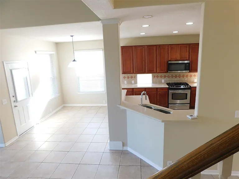2511 Sunlight Ln — Photo 10