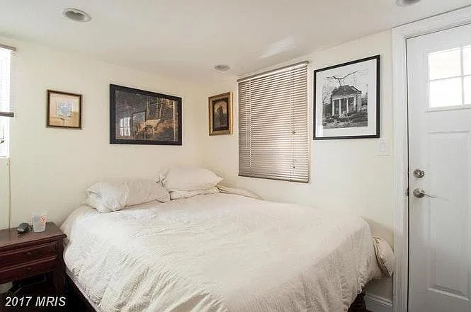 918 Westminster St NW #B — Photo 3