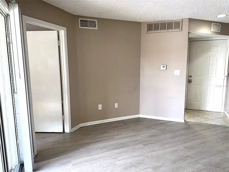 1916 Lake Atriums Cir #32 — Photo 15