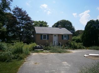 35 Old Plymouth Rd, Sagamore Beach, MA 02562