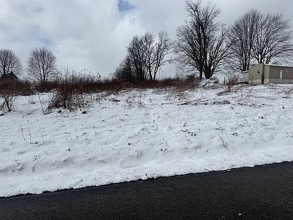 2nd image of 315 Cole Rd