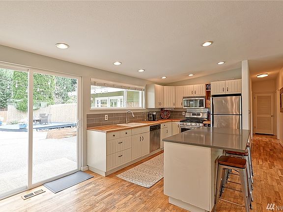 5th image of 6712 123rd Ave NE