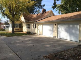 208 Missouri Ave, Carterville, IL 62918