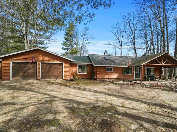 156 Elm Blvd, Cadillac, MI 49601