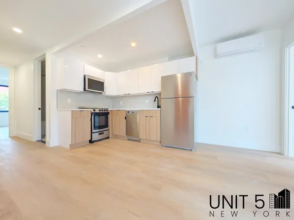 1312 Lincoln Place image 3 of 11