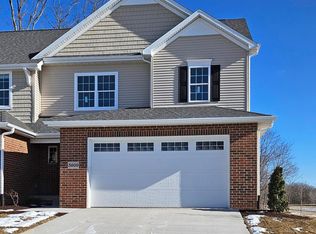 3809 Orchard Dr, Bettendorf, IA