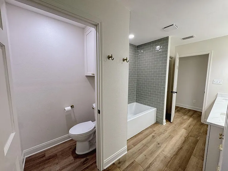5121 FM 446 — Photo 21