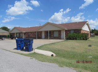812 S 10th St, Marlow, OK 73055