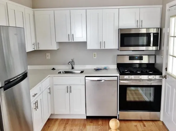10107 Dickens Ave, Bethesda, MD 20814