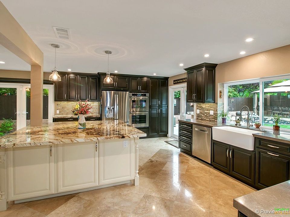 1st image of 895 Quail Hill Dr