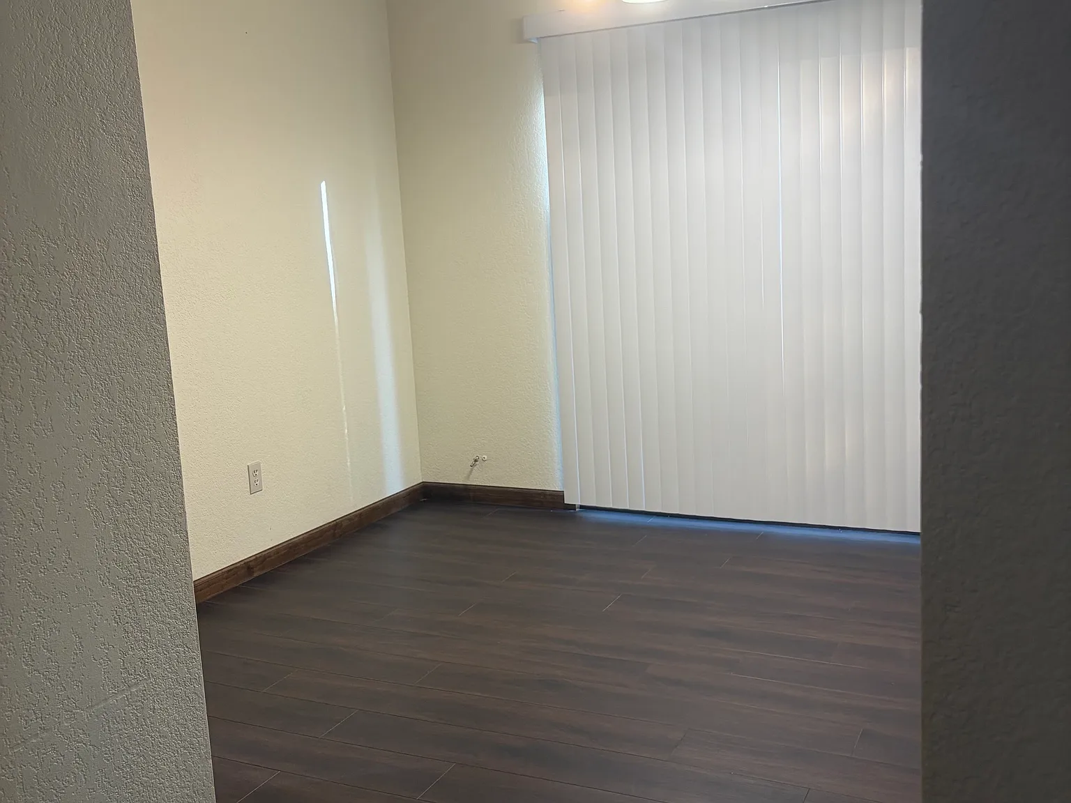 2 bed, 1.5 bath, 967 sqft, $1,100 — Photo 4