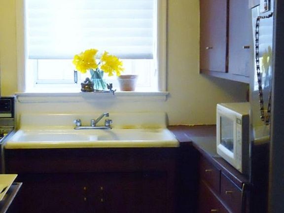 Cozy, Soho-styled studio in the heart of Scarsdale