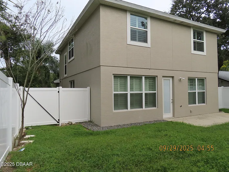 1320 N Beach St — Photo 4