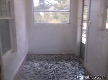 5th image of 309 Burnsville St