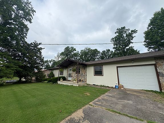 2nd image of 123 Stiles Ln
