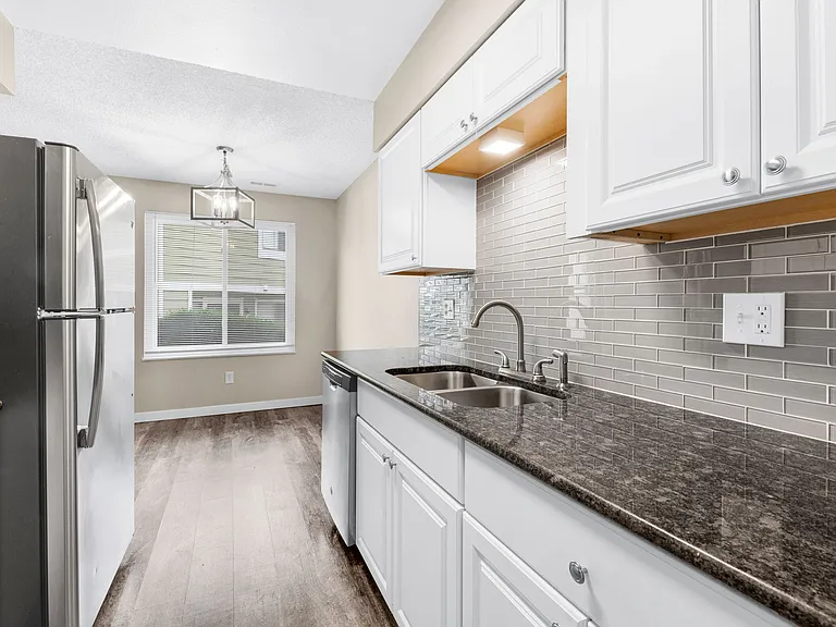 2710 Hearthwood Ln — Photo 6