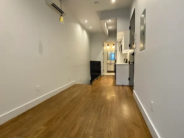 1334 Gates Avenue image 4 of 9