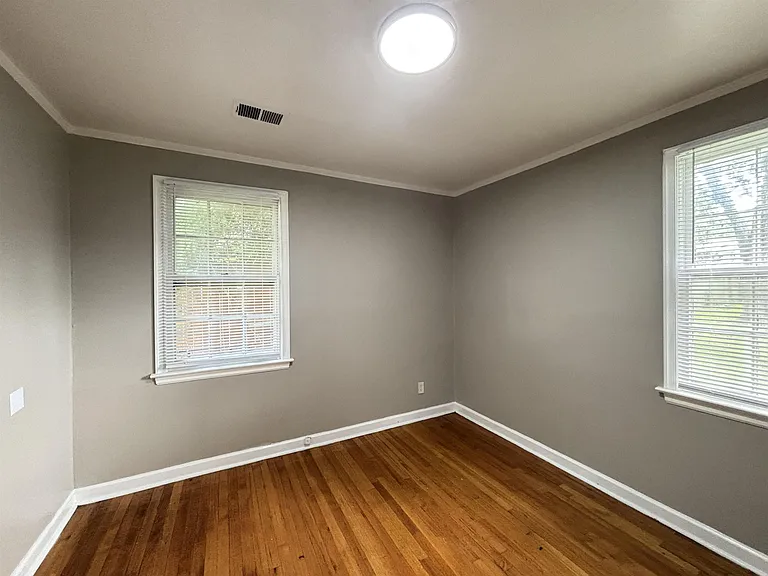 1065 Larry Ln — Photo 10