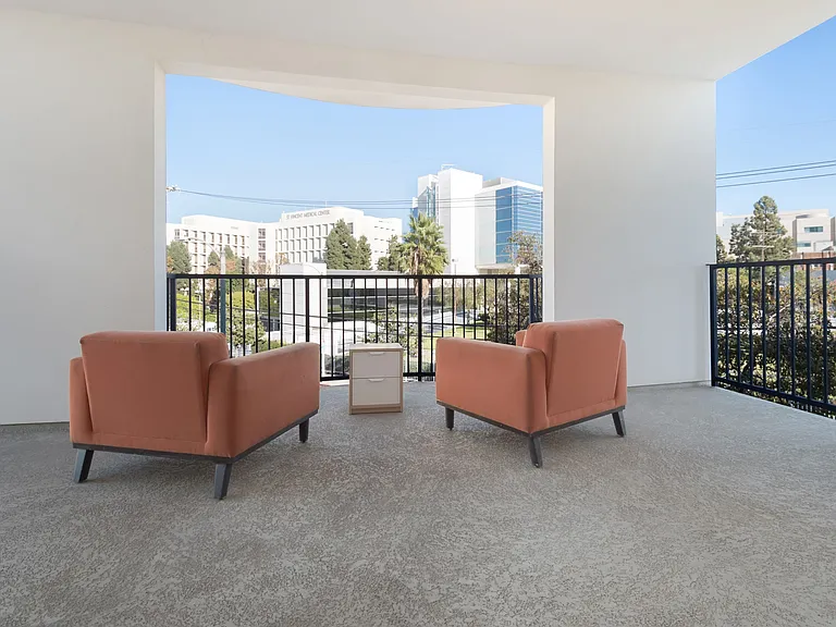 Grand View Towers — Photo 10