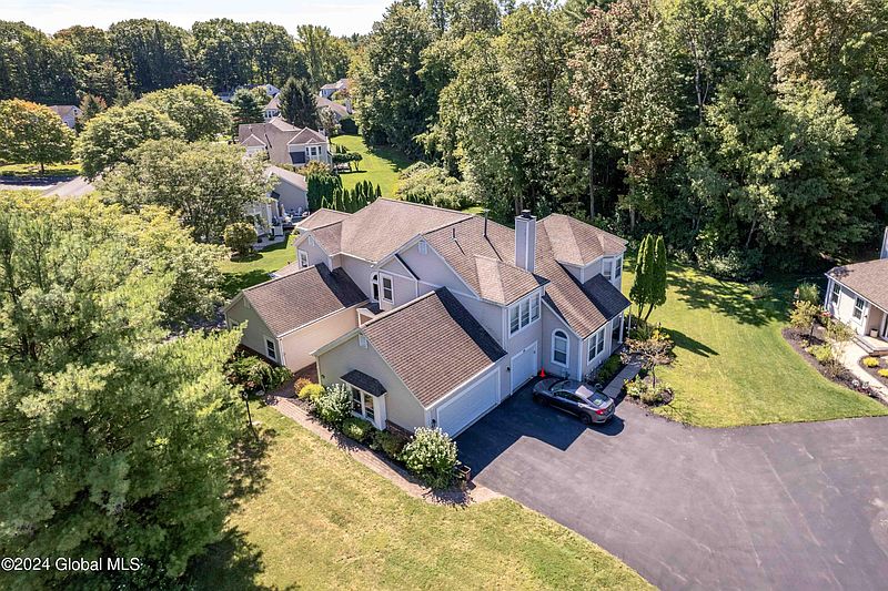 5th image of 94 Killarney Drive