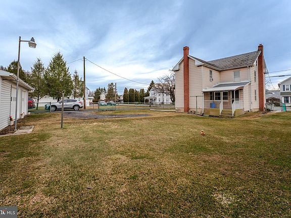 5th image of 1358 Blue Mountain Dr