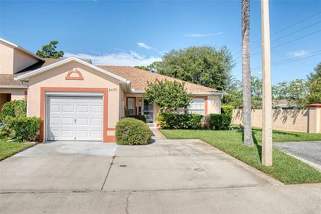 3455 Village Green Ct — Photo 1