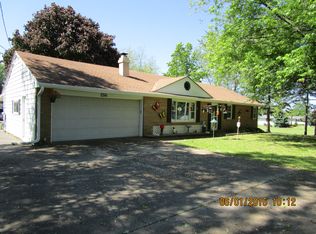 14727 Plank Rd, Union Grove, WI 53182