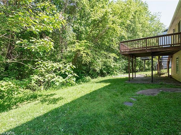 4th image of 4112 Valley Side Dr