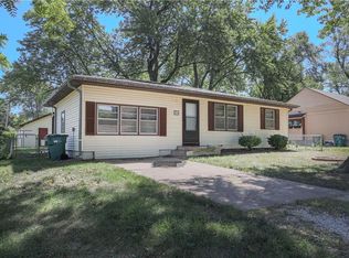 206 N Jefferson St, Spring Hill, KS 66083